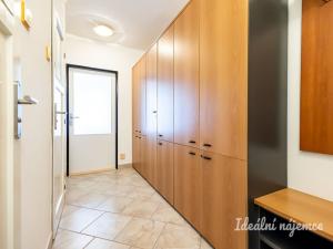 Pronájem bytu 2+kk, Praha - Michle, U plynárny, 38 m2