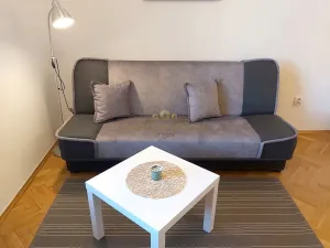Pronájem bytu 1+kk, Praha - Libeň, Pod Labuťkou, 19 m2