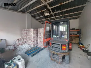 Pronájem skladu, Měnín, 1300 m2