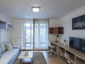 Pronájem bytu 2+kk, Praha - Košíře, Plzeňská, 48 m2