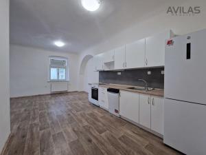 Pronájem bytu 3+kk, Benešov, Masarykovo náměstí, 87 m2