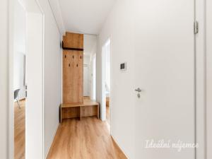 Pronájem bytu 2+kk, Praha, Na Větrníku, 54 m2