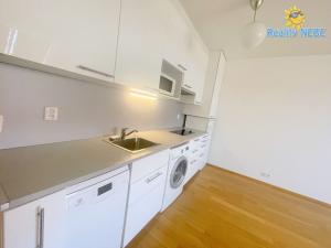 Pronájem bytu 2+kk, Praha - Nové Město, Lublaňská, 38 m2