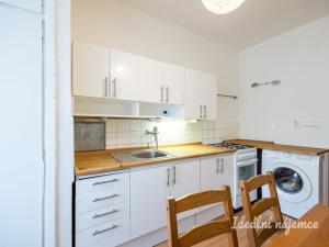 Pronájem bytu 2+1, Praha - Vršovice, Jerevanská, 64 m2