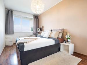 Prodej bytu 2+kk, Praha - Prosek, Kytlická, 54 m2