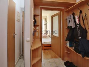 Pronájem bytu 1+kk, Praha - Horní Měcholupy, Padovská, 34 m2