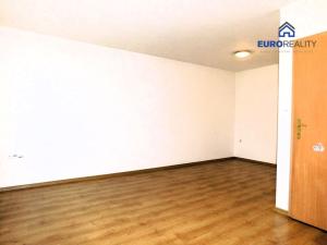 Prodej bytu 1+kk, Milovice, Slepá, 40 m2