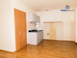 Prodej bytu 1+kk, Milovice, Slepá, 40 m2