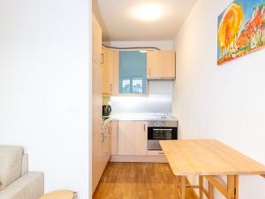 Pronájem bytu 1+kk, Praha - Smíchov, U Dívčích hradů, 34 m2