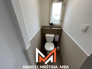 Pronájem bytu 1+kk, Náchod, Husovo náměstí, 35 m2