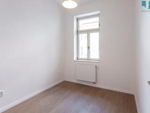 Pronájem bytu 2+kk, Třebíč, Karlovo nám., 39 m2