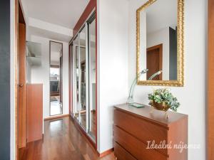 Pronájem bytu 2+kk, Praha - Vysočany, Podnádražní, 45 m2