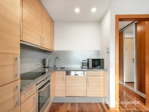 Pronájem bytu 2+kk, Praha - Vysočany, Podnádražní, 45 m2