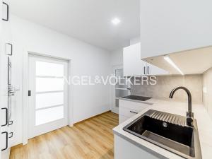 Pronájem bytu 2+kk, Praha - Žižkov, Křišťanova, 56 m2