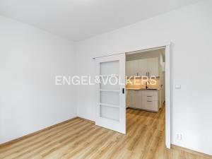 Pronájem bytu 2+kk, Praha - Žižkov, Křišťanova, 56 m2