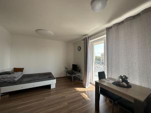 Pronájem bytu 1+kk, Milovice - Mladá, Armádní, 28 m2