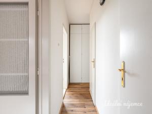 Pronájem bytu 3+1, Praha - Hlubočepy, Renoirova, 75 m2