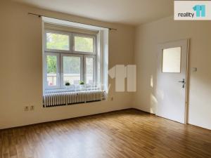 Pronájem bytu 1+1, Praha - Žižkov, Biskupcova, 43 m2