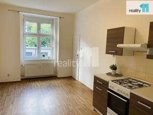 Pronájem bytu 1+1, Praha - Žižkov, Biskupcova, 43 m2