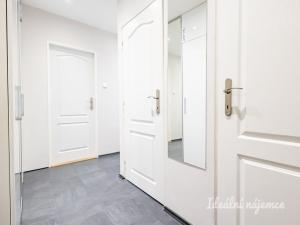 Pronájem bytu 2+kk, Praha - Záběhlice, Choceradská, 44 m2