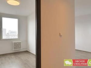 Pronájem bytu 2+kk, Praha - Podolí, Pujmanové, 39 m2