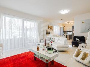 Prodej rodinného domu, Ohrobec, V zahrádkách, 226 m2