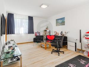 Prodej rodinného domu, Ohrobec, V zahrádkách, 226 m2