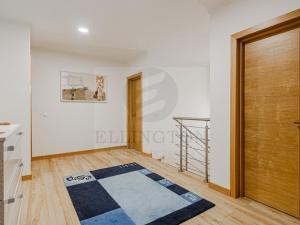 Prodej rodinného domu, Ohrobec, V zahrádkách, 226 m2