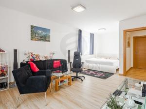 Prodej rodinného domu, Ohrobec, V zahrádkách, 226 m2