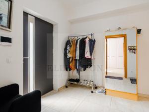 Prodej rodinného domu, Ohrobec, V zahrádkách, 226 m2