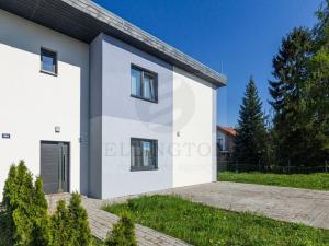 Prodej rodinného domu, Ohrobec, V zahrádkách, 226 m2