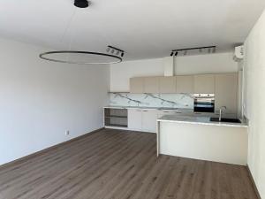 Pronájem bytu 2+kk, Praha - Prosek, Prosecká, 80 m2