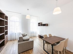 Prodej bytu 2+kk, Praha - Smíchov, Kmochova, 46 m2