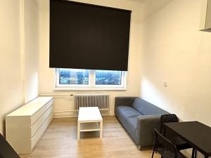 Pronájem bytu 1+kk, Praha - Radotín, Vrážská, 28 m2