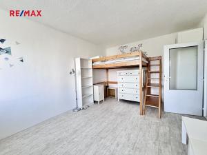 Pronájem bytu 1+kk, Praha - Modřany, Angelovova, 31 m2