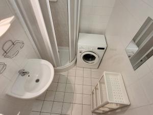 Pronájem bytu 1+kk, Praha - Modřany, Pirinská, 29 m2