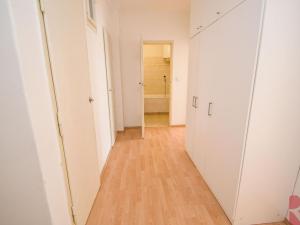 Pronájem bytu 2+kk, Praha - Nusle, Sdružení, 50 m2