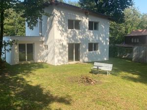 Prodej rodinného domu, Dolní Břežany, U Lesa, 160 m2