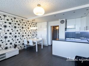 Pronájem bytu 2+kk, Praha - Černý Most, Kpt. Stránského, 43 m2
