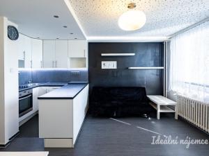 Pronájem bytu 2+kk, Praha - Černý Most, Kpt. Stránského, 43 m2