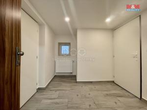 Prodej atypického bytu, Slaný, Ouvalova, 38 m2