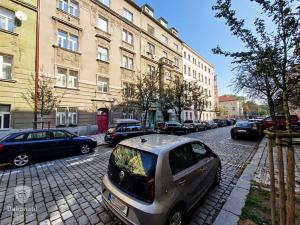 Pronájem bytu 2+kk, Praha - Bubeneč, Jaselská, 49 m2