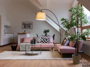 Prodej bytu 2+kk, Třebíč - Vnitřní Město, Karlovo nám., 116 m2