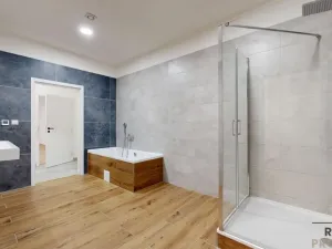 Prodej bytu 3+kk, Třebíč - Vnitřní Město, Karlovo nám., 123 m2