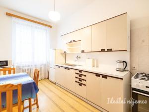 Pronájem bytu 3+1, Praha - Holešovice, U smaltovny, 107 m2