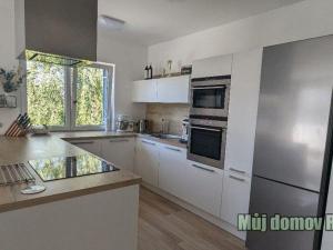 Prodej bytu 2+kk, Praha - Hostavice, Pasecká, 75 m2