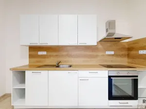 Prodej bytu 2+kk, Třebíč - Vnitřní Město, Karlovo nám., 80 m2