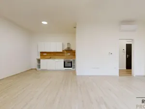 Prodej bytu 2+kk, Třebíč - Vnitřní Město, Karlovo nám., 80 m2