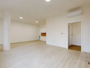 Prodej bytu 2+kk, Třebíč - Vnitřní Město, Karlovo nám., 80 m2