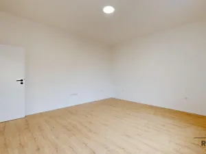 Prodej bytu 2+kk, Třebíč - Vnitřní Město, Karlovo nám., 80 m2